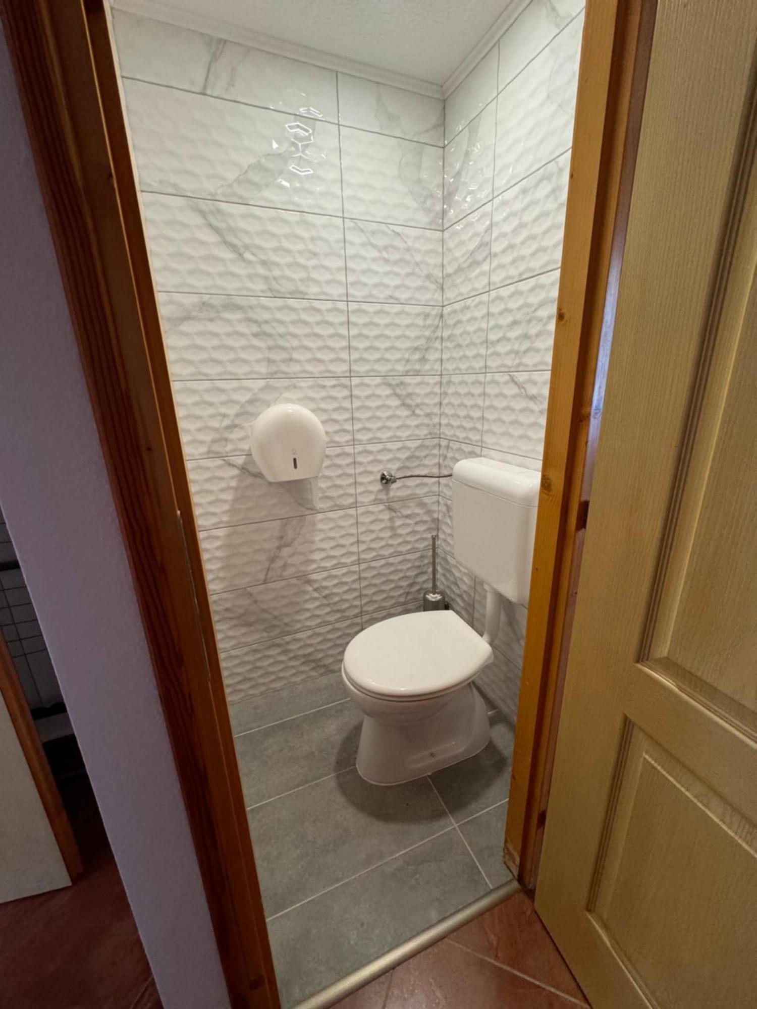 Fuerdo Panzio Bed & Breakfast Karcag Eksteriør bilde
